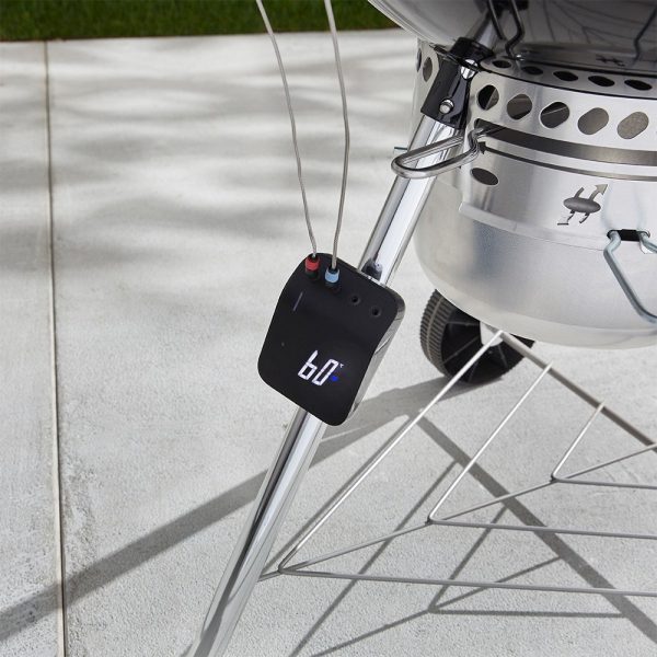 Kit composto da 6 componenti in acciaio inox per posizionare il termometro Weber Connect su diversi modelli di barbecue