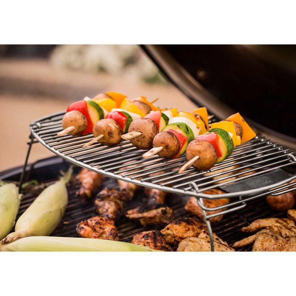 Griglia di cottura sopraelevata in acciaio inox per espandere la griglia principale.