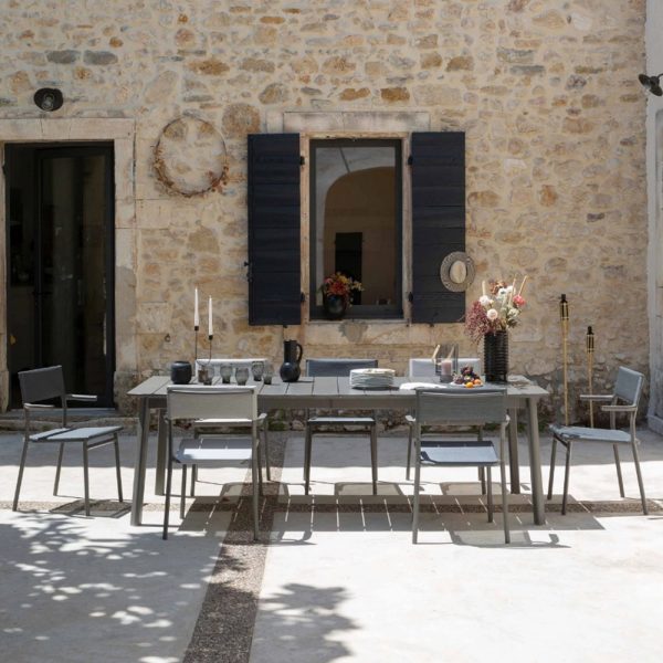 Sedia con Braccioli Impilabile Oron in Alluminio e Textilene Lafuma - Obsidian - immagine 4